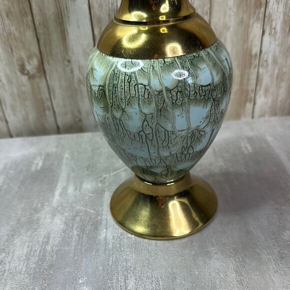 Vintage Old Dutch Delft Hand-Painted Aqua Blue Vase with Brass And Gold Trim 10” - Picture 4 of 5